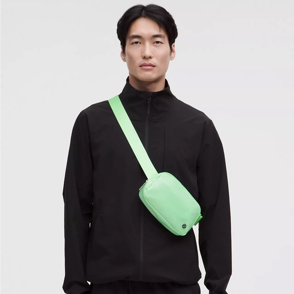 Lululemon Everywhere Belt Bag 1L- Citra Lime - Picture 1 of 5